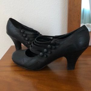 Black Mary Jane kitten heels size 8